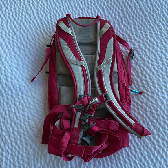 Camelbak - Picture 2 of 3
